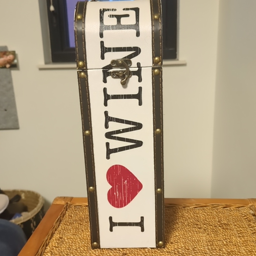I ❤️ Wine Rustic Carry Box - Perfect for Gifting - Travel - Home Decor - Fun